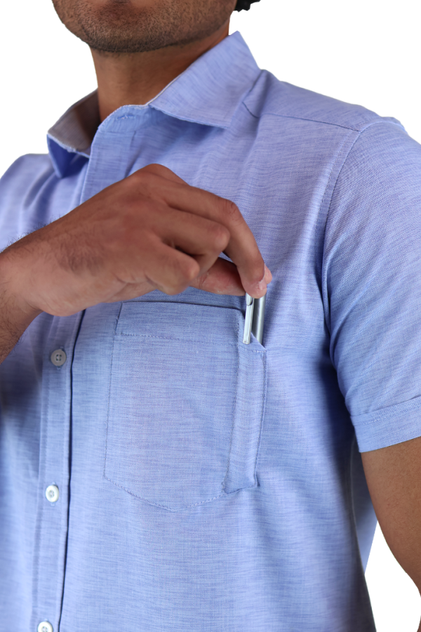 Camisa Manga Corta Azul Con Bolsa Y Aditamento Para Bolígrafo Slim Fit